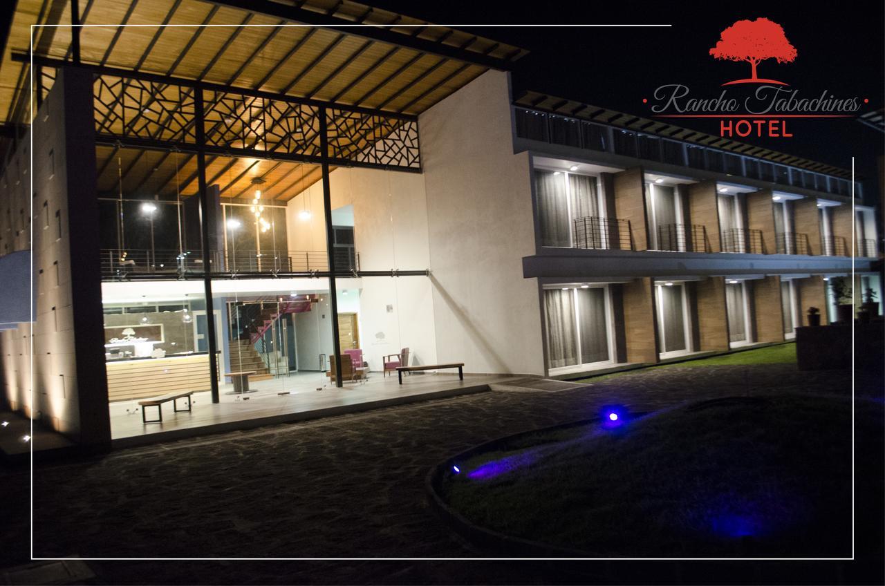 Hotel Rancho Tabachines Zitácuaro エクステリア 写真